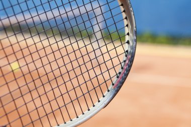 Tenis raketi, Spor donatımı