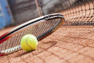 Tenis oynamak