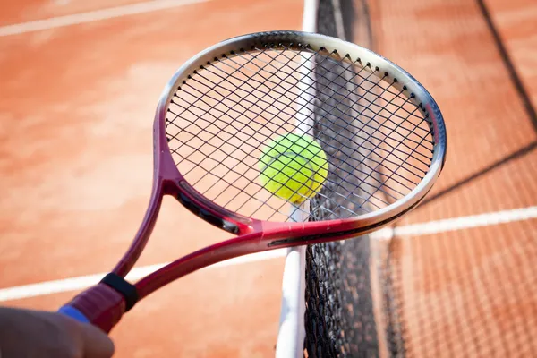 Giocare a tennis — Foto Stock