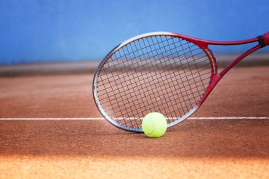 Tenis