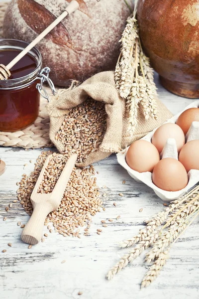 Brood en bakkerij-items — Stockfoto