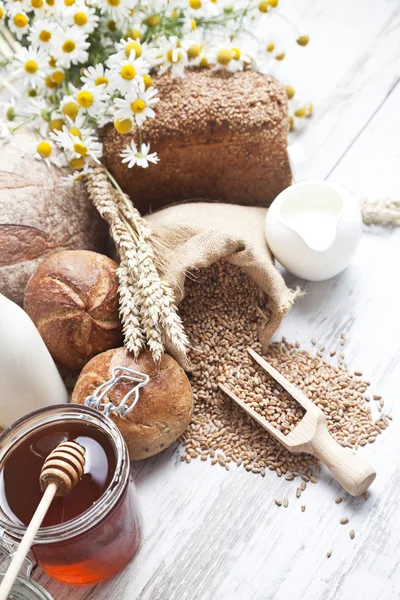 Composition with bread and rolls — Stock Photo, Image