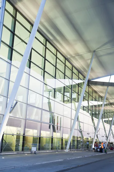 Terminal moderna del aeropuerto de Wroclaw en Polonia —  Fotos de Stock