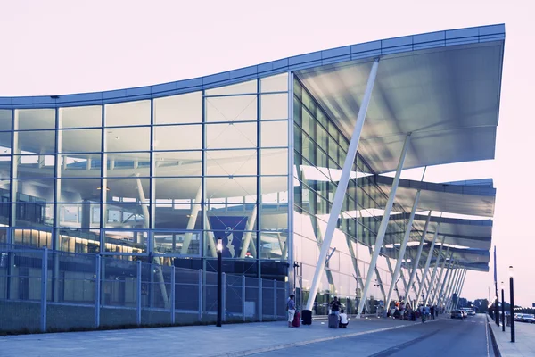 Moderno terminal dell'aeroporto di Breslavia in Polonia — Foto Stock