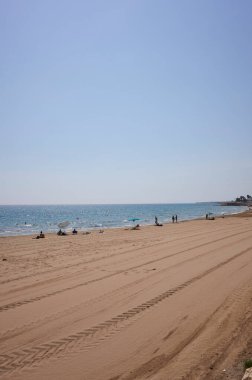 Marina di Avola, İtalya - 15 Eylül 2021: Marina di Avola plajı manzarası