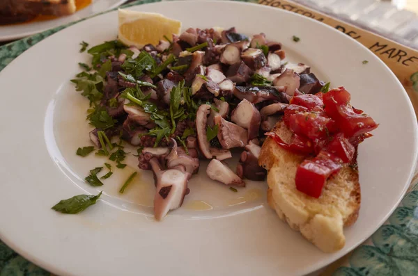 Marina Noto Italy Вересня 2021 Steamed Octopus Salad Bruschetta — стокове фото