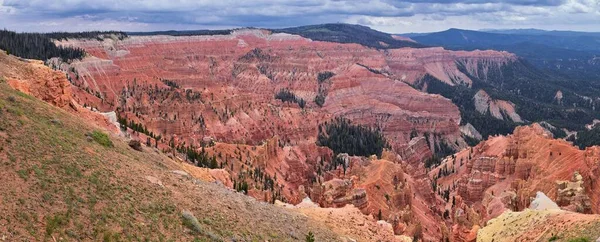 Cedar Breaks National Monument Ofrece Vistas Desde Ruta Senderismo Cerca — Foto de Stock