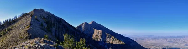 内博荒野峰 Mount Nebo Wilderness Peak 933英尺 秋天全景远足 在犹他州瓦萨奇山脉 Wasatch Range — 图库照片
