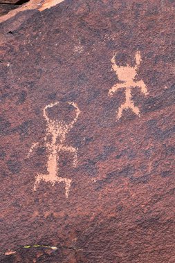 Petroglyphs Rock Paintings St George Utah Land Hill 'de Atalarından Puebloan ve Güney Paiute Kızılderililerinden binlerce yıllık Sandstone. ABD.