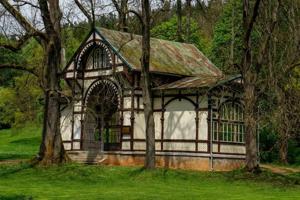 Деревянный Павильон Минерального Источника Спа Парке Марианские Лазни Marienbad Чехия — стоковое фото