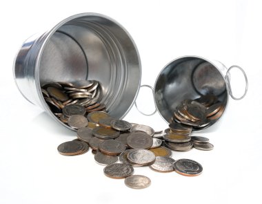 metal kova madeni para ile dolu