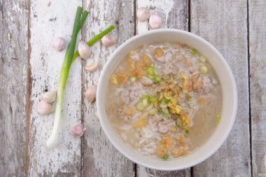 Domuz ile haşlanmış pirinç