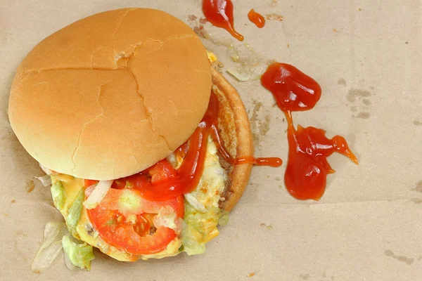 Hamburger brutto — Foto Stock
