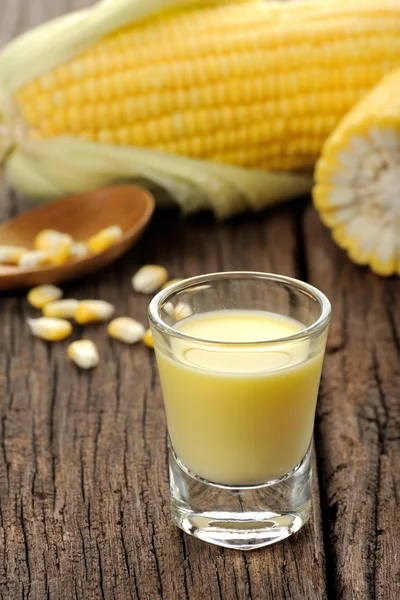 Кукурузный сок — стоковое фото