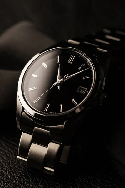 Closeup Luxury Automatic Wristwatch Men Black Dial Stainless Steel Bracelet — Stock Photo, Image