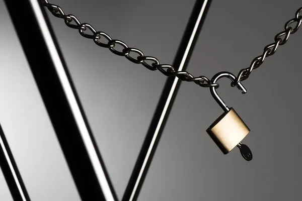 Abstract Stainless Steel Chain Padlock Security Concept — Photo