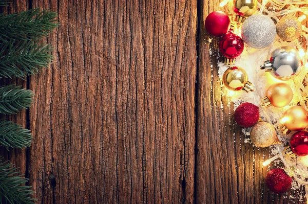 Ξύλινο Τραπέζι Έλατο Και Διακόσμηση Χριστούγεννα Και Πρωτοχρονιά Έννοια — Φωτογραφία Αρχείου