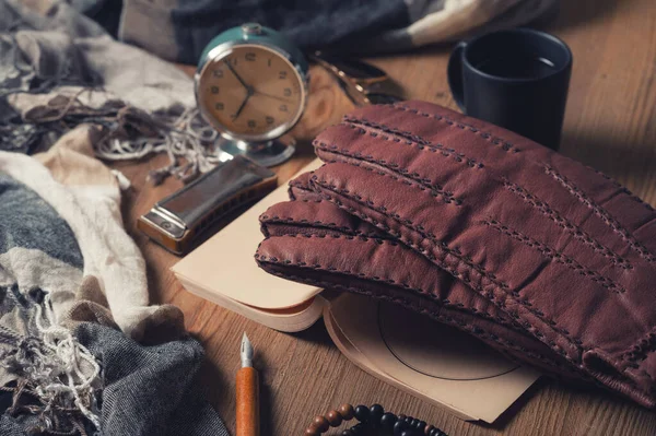 Een Paar Bruine Leren Handschoenen Voor Heren Andere Accessoires Voor — Stockfoto