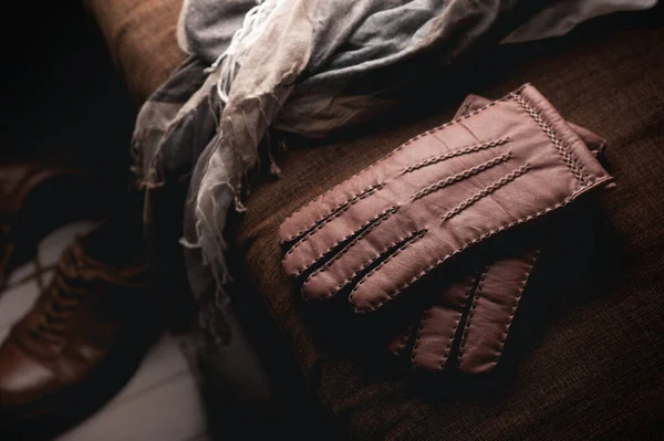 Een Paar Bruine Leren Handschoenen Voor Heren Andere Accessoires Voor — Stockfoto