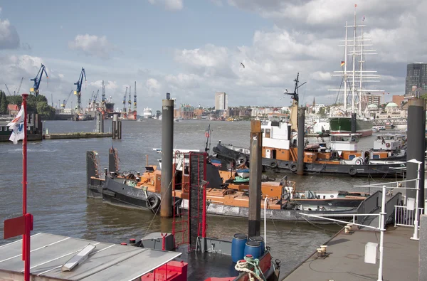 Towing vessels at berth — Stock Photo, Image