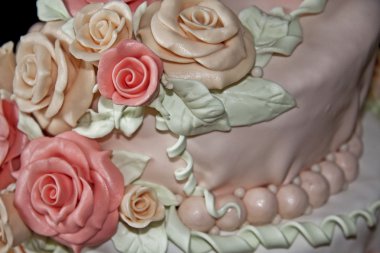 Güllü düğün pastası 