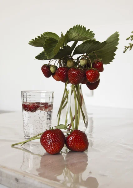 Bouquet aux fraises — Photo