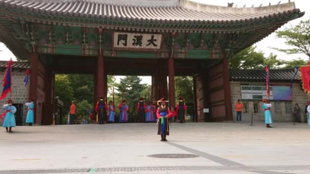 Seoul South Korea September 2017 Guards Performing Royal Guard Changing — Stock Video