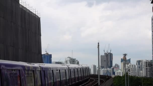 Bangkok Thailand August 2017 Bts Sky Train Running Saladaeng Station — Stock Video