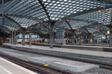 Köln Merkez Tren İstasyonu
