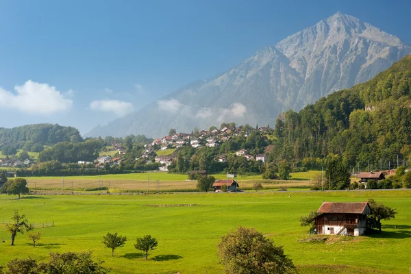 Vallei in Zwitserland Alpen — Stockfoto