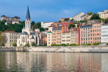 Lyon emankment renkli evler