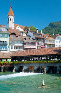 ahşap köprü ve thun binalarda