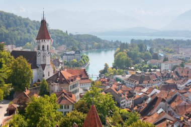Thun ve Eylül ayında thun Gölü