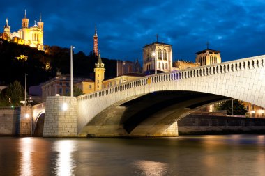 Lyon bulutlu gece saone Nehri