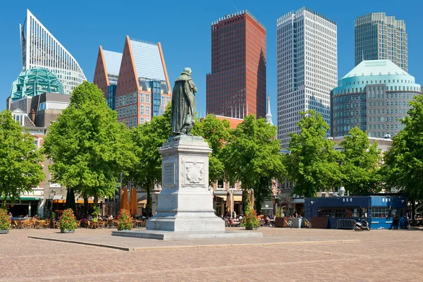 heykel Prens willem de eerste plein üzerinde