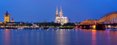 Köln gece Panoraması