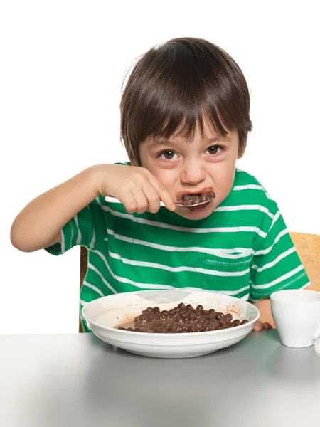 Kleiner Junge frühstückt — Stockfoto