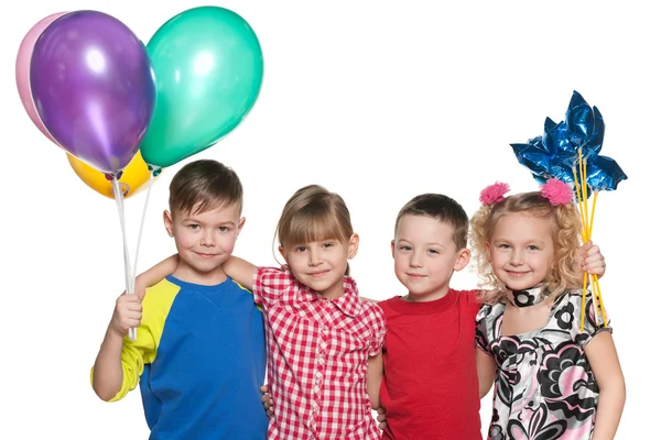 Los niños celebran un cumpleaños —  Fotos de Stock