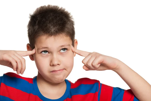 Denken jonge jongen — Stockfoto