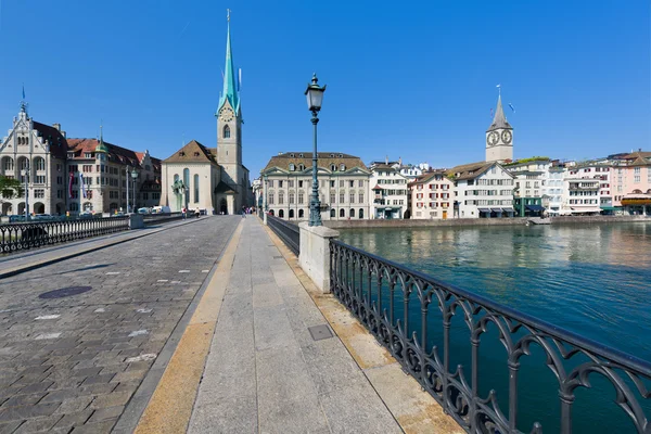 Vista sobre Igreja Fraumunster em Zurique — Fotografia de Stock