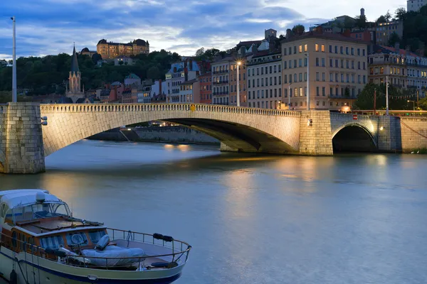 Paisaje urbano de Lyon por la noche —  Fotos de Stock