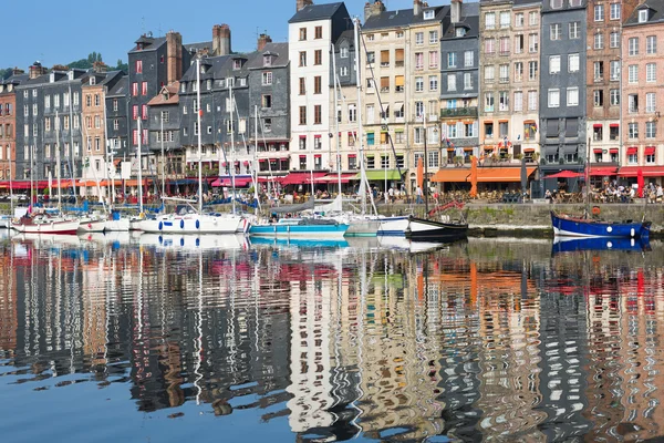 Honfleur harbour in de ochtend — Stockfoto