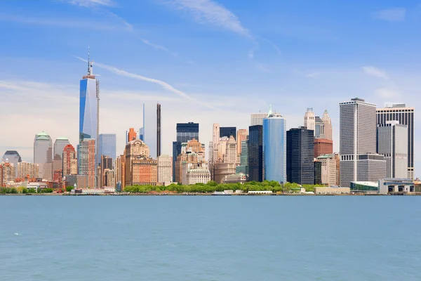 Manhattan in een zomerdag — Stockfoto