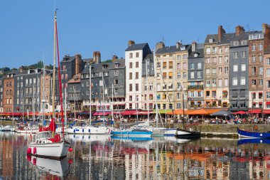 Honfleur Yat Limanı