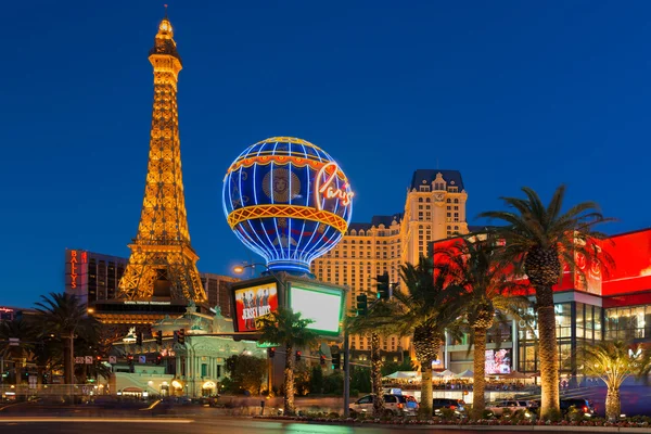 Eiffel-torony, éjszakai Las Vegas-ban — Stock Fotó