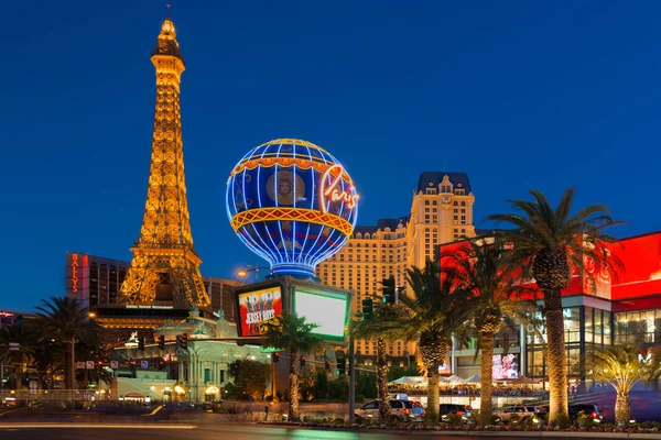 Eiffeltornet i natt las vegas — Stockfoto