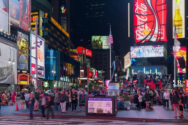 Turister på times square — Stockfoto