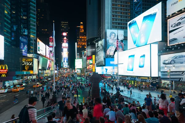 Az emberek és a vendégek a Times Square — Stock Fotó