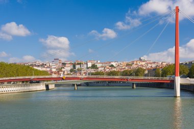 Lyon'da bir yaz günü köprü