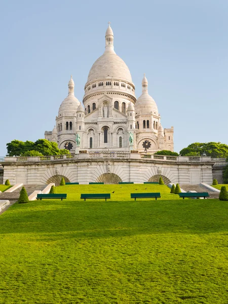 Basilikan på sacred heart i paris — Stockfoto